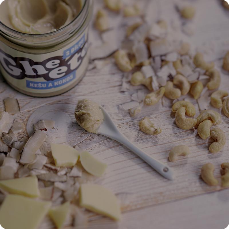 Tahle Gheetella obsahuje kešu ořechy, kokos, Ghee a bílou čokoládu